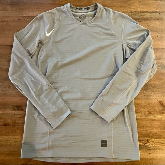 Men’s Large, Nike PRO, Fitted Long Sleeve Sweater, Barry’s Bootcamp
